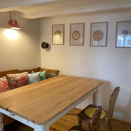 Rosige Zeiten, Ferien Im Fachwerkhof